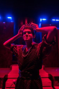 Aszkara Gilchrist as Richard III