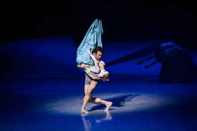 Dylan Gutierrez and Victoria Jaiani in Joffrey Ballet's 'The Little Mermaid' at Lyric Opera House