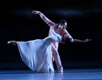 "Bold Moves" Pay Off for Joffrey Ballet in Thrilling Winter Engagement